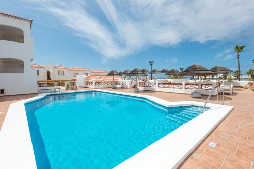 Imagen general del Apartamentos El Beril Costa Adeje. Foto 9