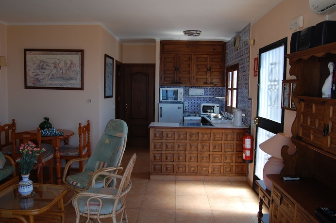 Imagen de la habitación del Apartamentos El Capistrano. Foto 6