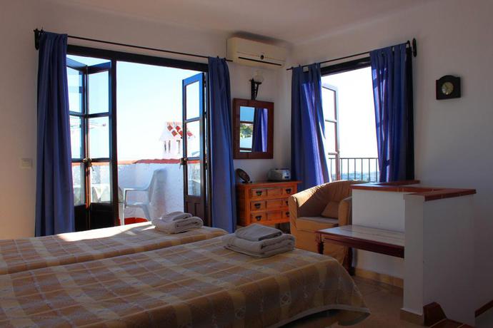 Imagen de la habitación del Apartamentos El Capistrano Nerja Guy P. Way. Foto 4