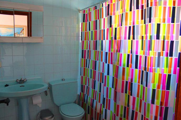 Imagen de la habitación del Apartamentos El Capistrano Nerja Guy P. Way. Foto 6