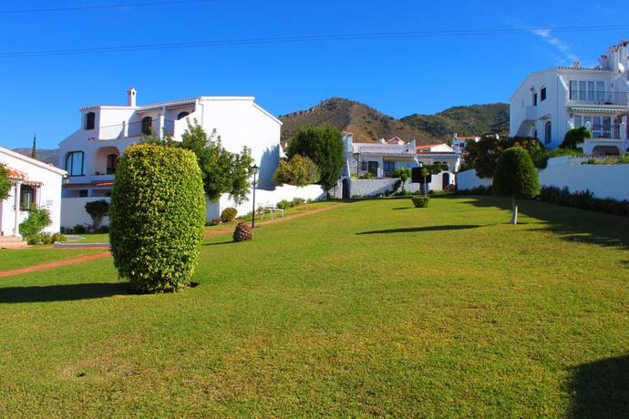 Imagen de los exteriores del Apartamentos El Capistrano Nerja Guy P. Way. Foto 10