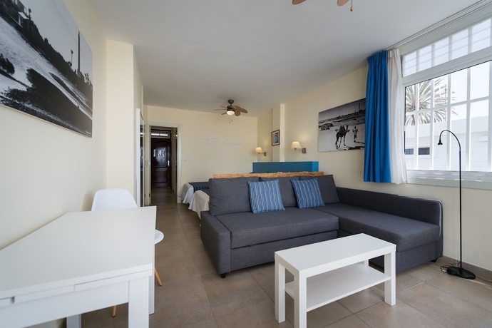 Imagen de la habitación del Apartamentos El Capricho. Foto 8