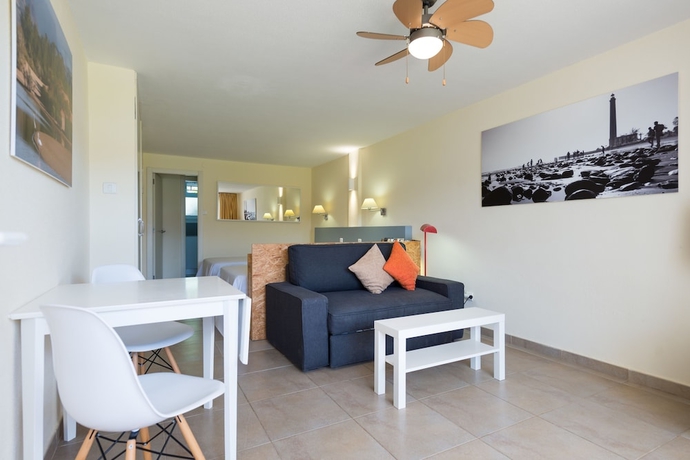 Imagen de la habitación del Apartamentos El Capricho. Foto 9