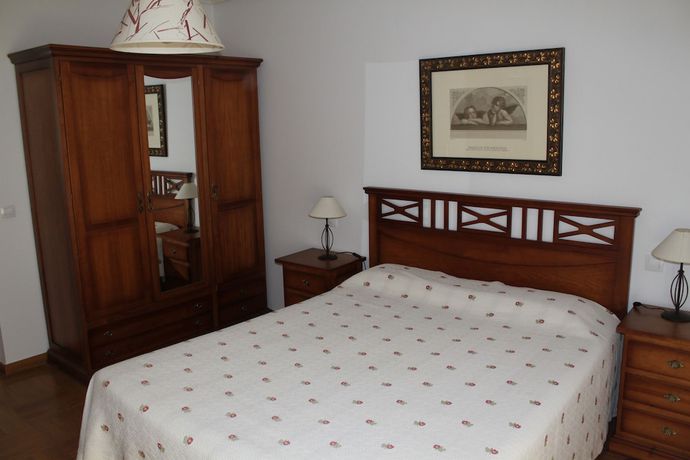 Imagen de la habitación del Apartamentos El Cid, Burgos. Foto 8