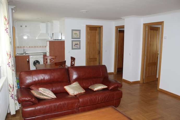 Imagen de la habitación del Apartamentos El Cid, Burgos. Foto 14