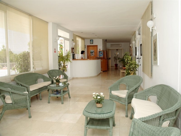 Imagen general del Apartamentos El Coto, Cala Gracio. Foto 3