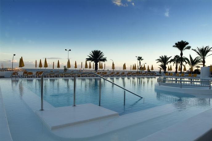 Imagen de la piscina del Apartamentos El Greco, Puerto Rico. Foto 11