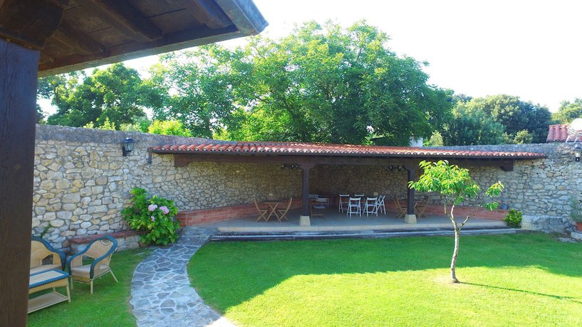 Imagen de los exteriores del Apartamentos El Lagar de Somo. Foto 18