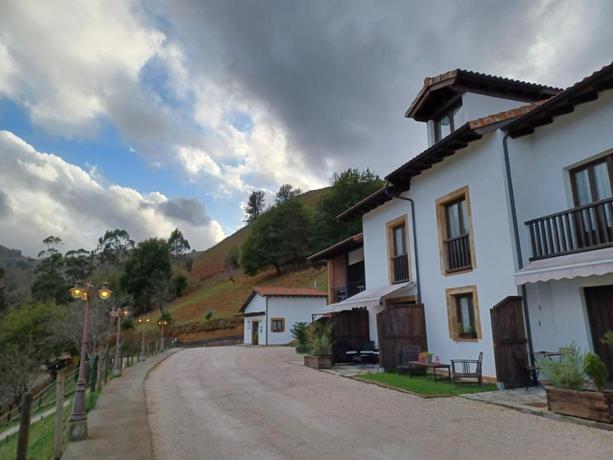 Imagen general del Apartamentos El Llanin. Foto 13