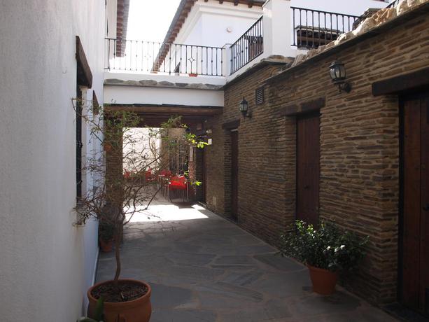Imagen de los exteriores del Apartamentos El Mirador, Berchules (Alpujarra). Foto 22