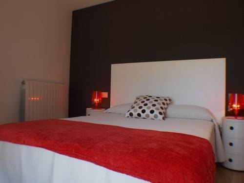 Imagen de la habitación del Apartamentos El Mirador de Ainsa. Foto 3