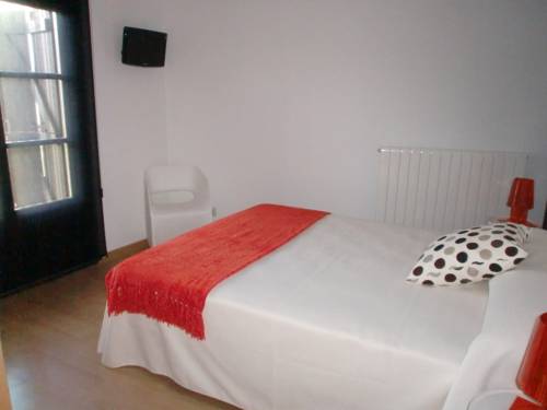 Imagen de la habitación del Apartamentos El Mirador de Ainsa. Foto 8