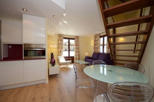 Imagen de la habitación del Apartamentos El Palacete de Ainsa. Foto 4
