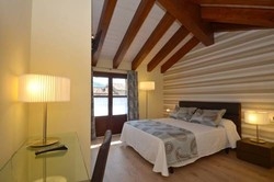 Imagen de la habitación del Apartamentos El Palacete de Ainsa. Foto 8