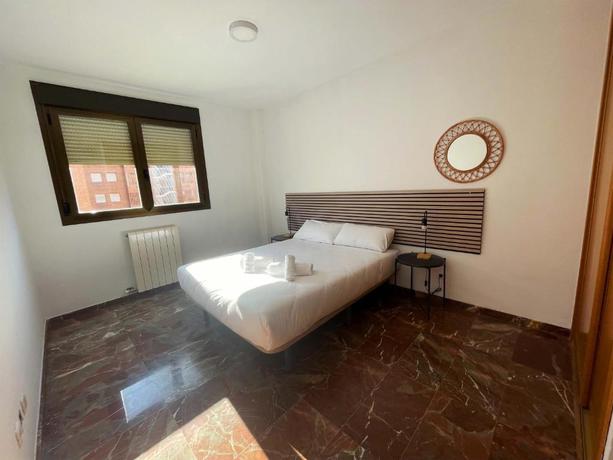 Imagen de la habitación del Apartamentos El Pilar Suites 3000. Foto 4