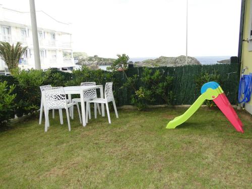 Imagen de los exteriores del Apartamentos El Pinedo. Foto 12