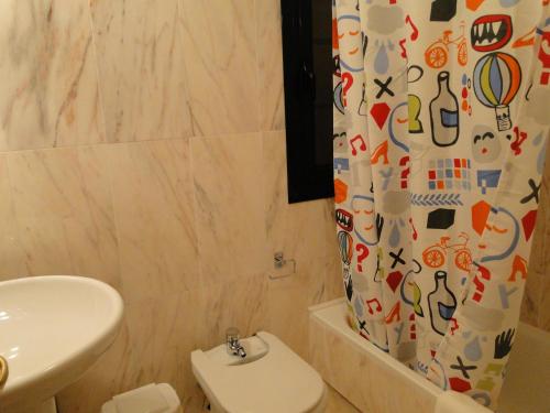 Imagen de la habitación del Apartamentos El Pinedo. Foto 4