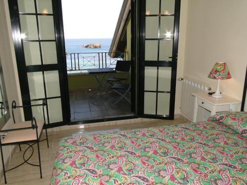 Imagen de la habitación del Apartamentos El Pinedo. Foto 7