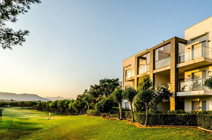 Imagen de los exteriores del Apartamentos El Plantio Golf Resort. Foto 11