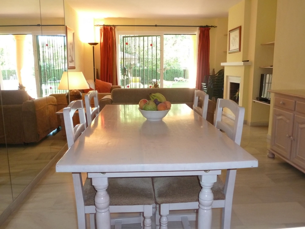 Imagen de los interiores del Apartamentos El Porton. Foto 14