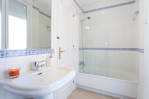 Imagen general del Apartamentos El Salvador, Sevilla. Foto 12