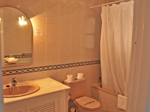 Imagen general del Apartamentos El Toro, Marbella. Foto 1
