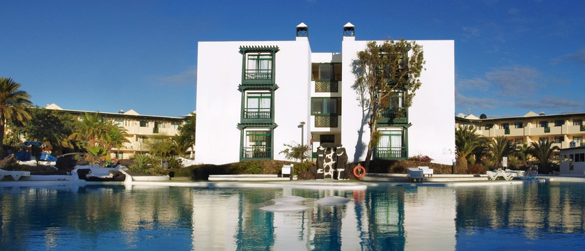 Imagen de la piscina del Apartamentos El Trebol, Costa Teguise. Foto 9