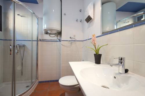 Imagen de la habitación del Apartamentos El Trillo. Foto 5