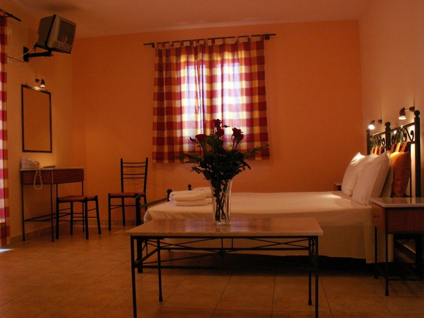 Imagen de la habitación del Apartamentos Elanthi Village Hotel. Foto 6