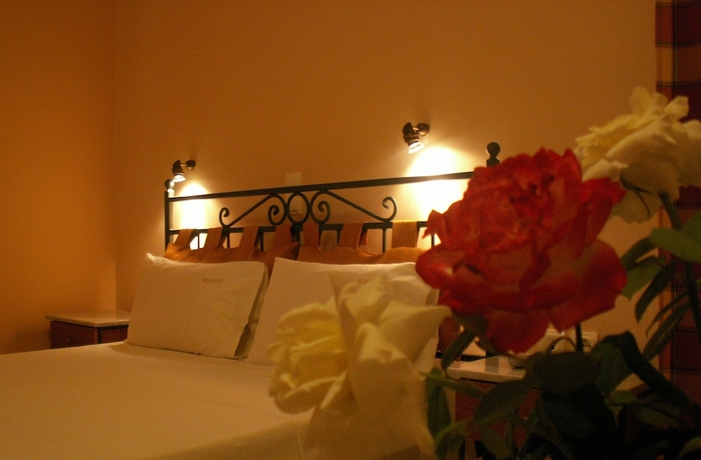 Imagen de la habitación del Apartamentos Elanthi Village Hotel. Foto 7
