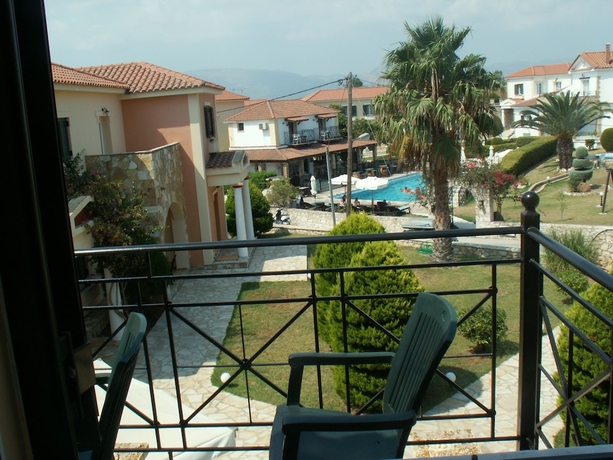 Imagen de la habitación del Apartamentos Elanthi Village Hotel. Foto 8