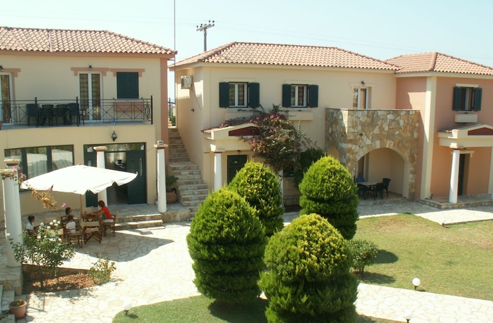 Imagen de los exteriores del Apartamentos Elanthi Village Hotel. Foto 12