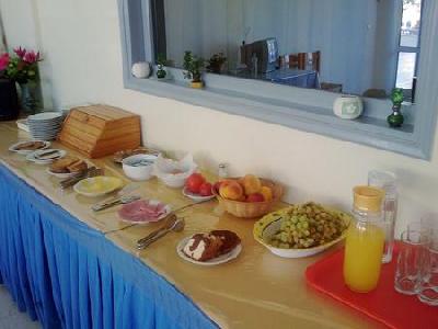 Imagen del bar/restaurante del Apartamentos Eleni Palace. Foto 3