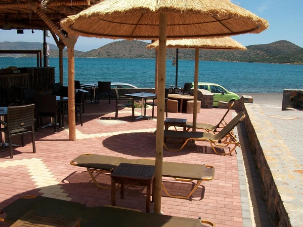 Imagen de los exteriores del Apartamentos Elounda Sunrise Apartments. Foto 4
