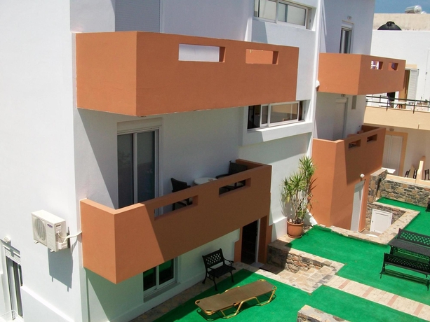 Imagen de los exteriores del Apartamentos Elounda Sunrise Apartments. Foto 9