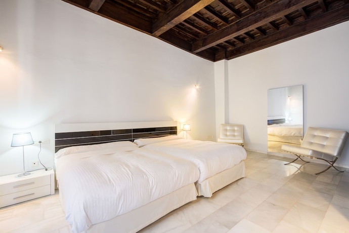 Imagen de la habitación del Apartamentos Elvira Suites. Foto 5