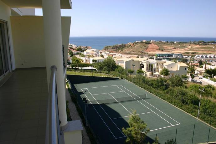 Imagen de los exteriores del Apartamentos Encosta Da Orada. Foto 4