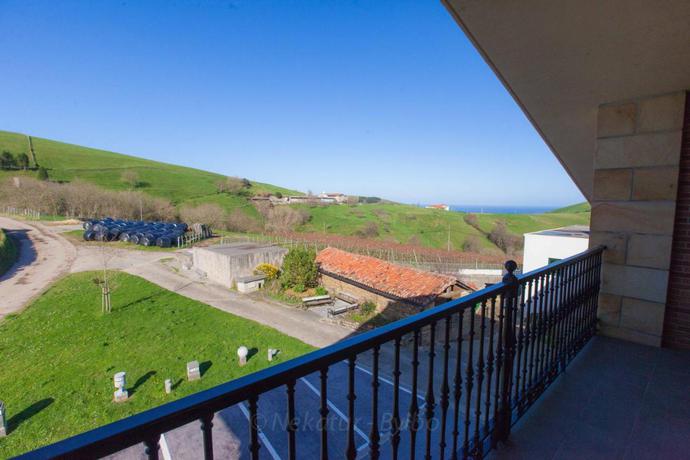 Imagen de los exteriores del Apartamentos Enda&ntilde;eta Berri. Foto 9