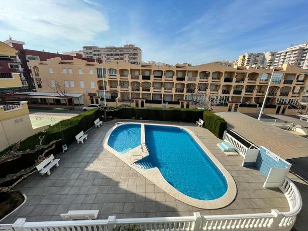 Imagen de la piscina del Apartamentos Entreplayas 3000. Foto 11