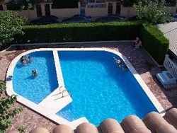 Imagen de la piscina del Apartamentos Entreplayas. Foto 8