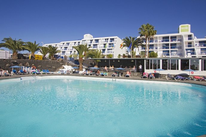 Imagen de la piscina del Apartamentos Ereza Los Hibiscos - Adults Only. Foto 21