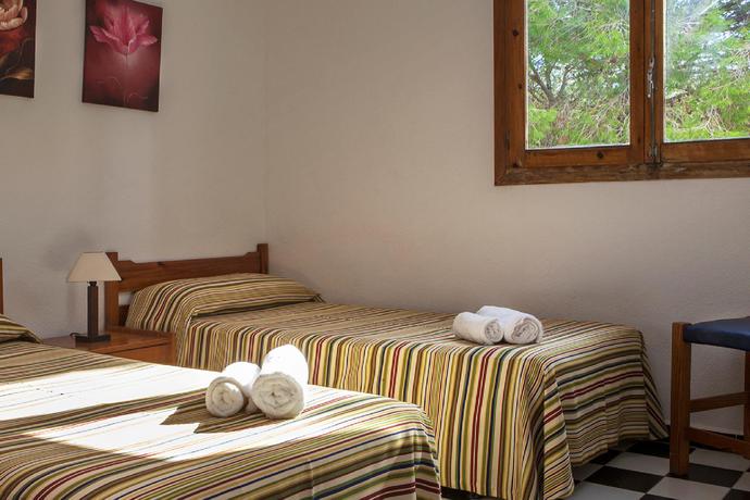 Imagen de la habitación del Apartamentos Es Pujols. Foto 6