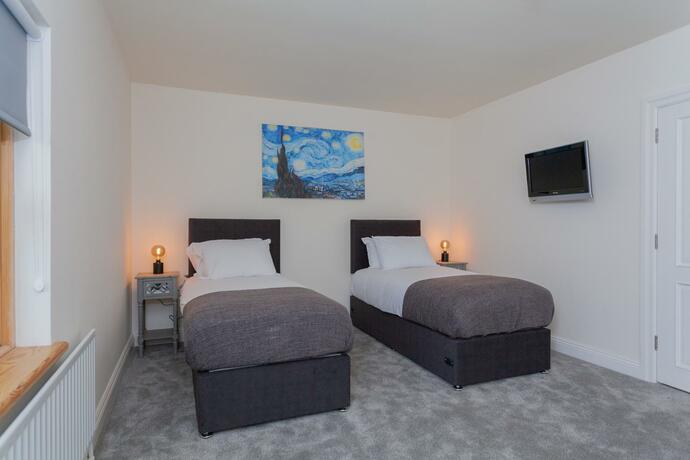 Imagen general del Apartamentos Escape Ordinary at Castle Hume. Foto 2
