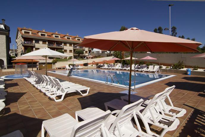 Imagen de la piscina del Apartamentos Esperanza Del Mar, Portonovo. Foto 14