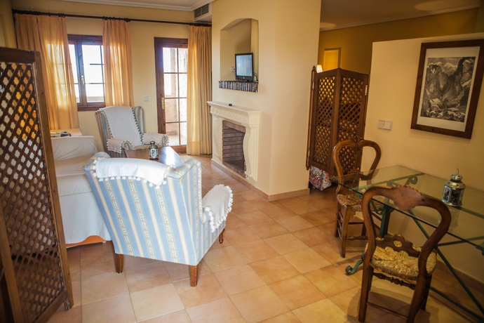 Imagen de los interiores del Apartamentos Estudios Turisticos Bahia Sur. Foto 12