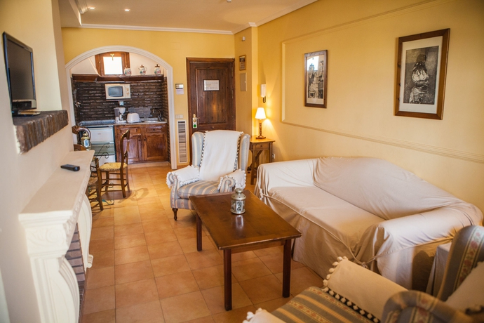 Imagen de los interiores del Apartamentos Estudios Turisticos Bahia Sur. Foto 13