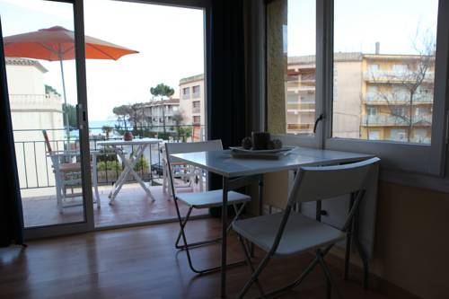 Imagen de la habitación del Apartamentos Estudis Laura. Foto 11