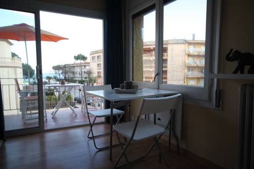 Imagen de la habitación del Apartamentos Estudis Laura. Foto 14