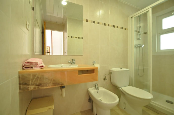 Imagen de la habitación del Apartamentos Eva Apartahotel. Foto 3