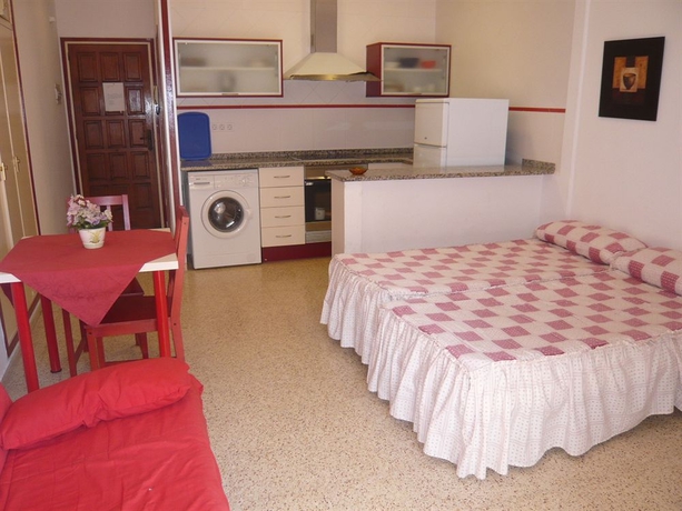 Imagen de la habitación del Apartamentos Eva Apartahotel. Foto 6